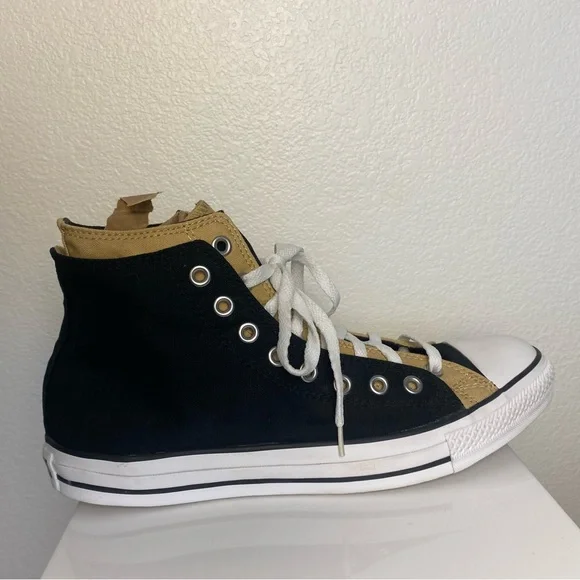 EUC Converse Chuck Taylor All Star High Tops Black and Tan Size M11, W13 - Picture 5 of 10